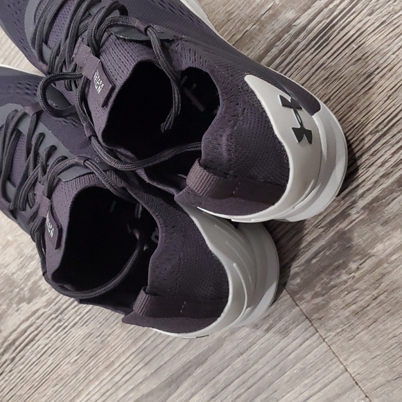 Restocked Under Armour Tribase Reign 2 Size 8.5 - Picture 6 of 8